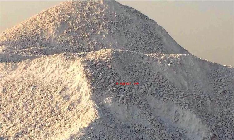 生石灰加水生成什么