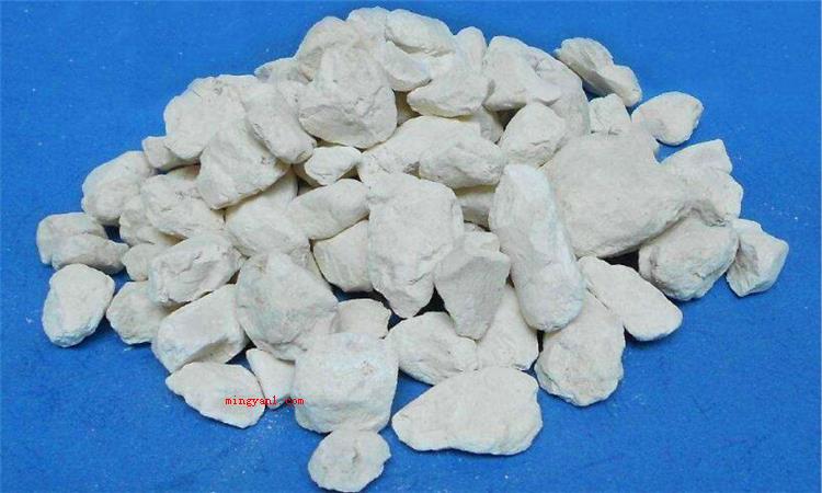 生石灰加水生成什么