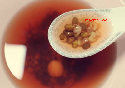 绿豆汤变红的原因
