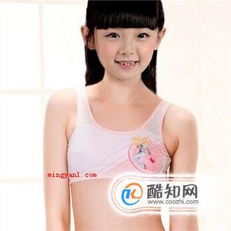 小女孩的发育过程
