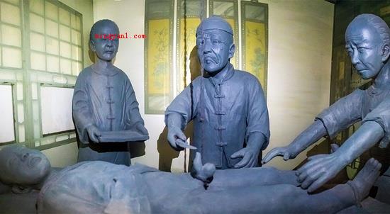 太监怎么小便