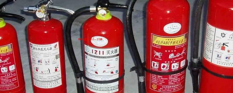 二氧化碳灭火器主要靠什么灭火(借助室息作用和一部分制冷作用灭火)