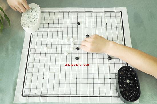 围棋怎么玩（猜先是靠谱围棋逐渐前务必的一个阶段）