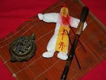 下降头是什么意思（简略回应下降头是一种调皮的法术,一般都被用在害人不浅层面）
