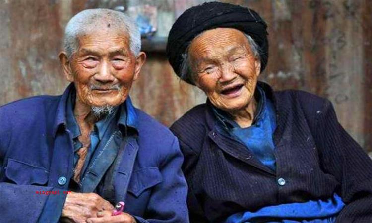 相敬如宾什么意思(相敬如宾的真正含义是什么?)
