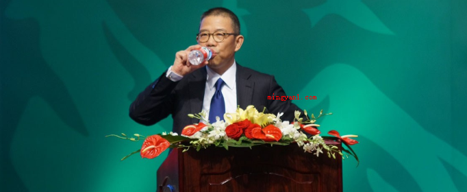 中国首富是谁第一?(福布斯世界富豪榜:钟睒财富689亿美金,财富来源于为农夫山泉)