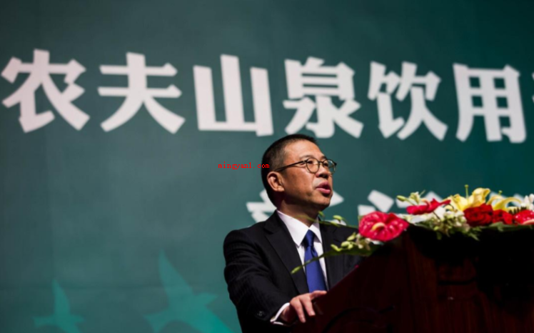 中国首富是谁第一?(福布斯世界富豪榜:钟睒财富689亿美金,财富来源于为农夫山泉)