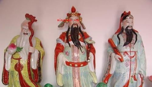 财神爷画像贴在家里什么位置?(初五零晨迎接财神的二种,分成财帛星君,及其福禄寿三星)