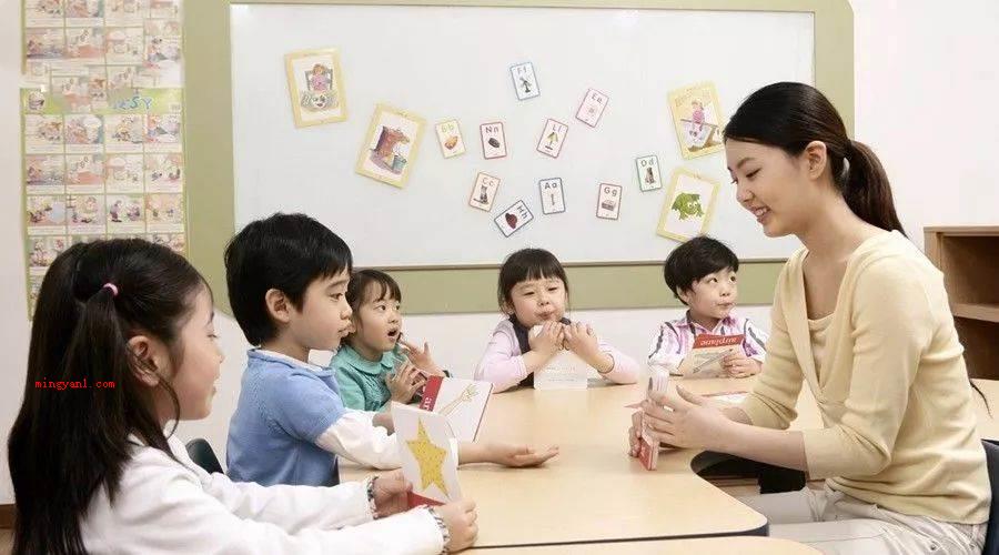国家规定幼师基本工资是多少?(定编幼师,工资是由依照国家统一在编教师的规范来下发的)