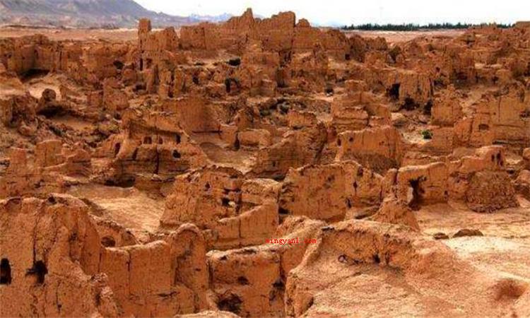 楼兰古城在哪里(简略回应楼兰古城坐落于新疆巴音郭楞蒙古自治州若羌县北境)