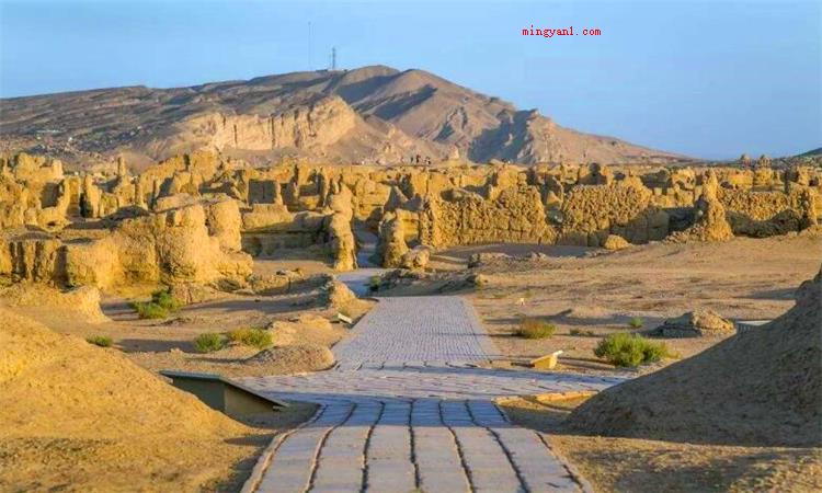 楼兰古城在哪里(简略回应楼兰古城坐落于新疆巴音郭楞蒙古自治州若羌县北境)