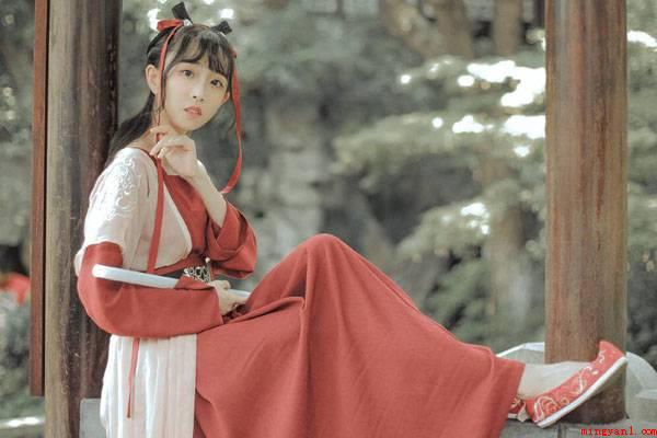 豆蔻年华是指多少岁(豆蔻年华是指十三岁到十四岁的少女)
