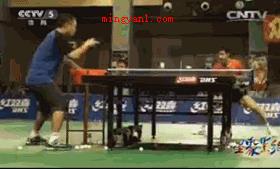 不懂球的胖子是什么梗是什么意思(刘国梁:后边坐下来的胖子是国内的高官吗?全场就他不懂台球)