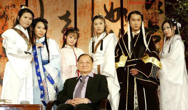 飞雪连天射白鹿笑书神侠倚碧鸳是什么意思(简略回应中国香港武侠江湖领军人物)
