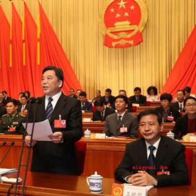 人大代表的具体名额由什么规定?(全国人民代表交流会代表配额和代表造成方法由法律法规)