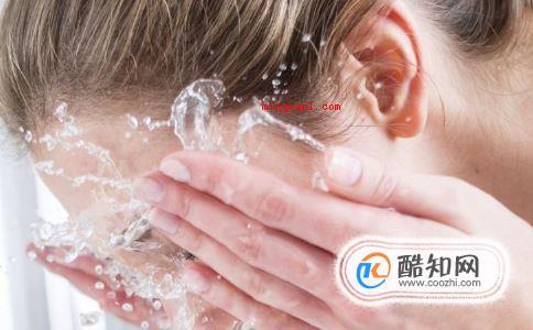 气垫bb霜的正确使用方法（气垫BB霜做为一种是脸部美妆护肤商品,不但可以打造裸妆实际效）