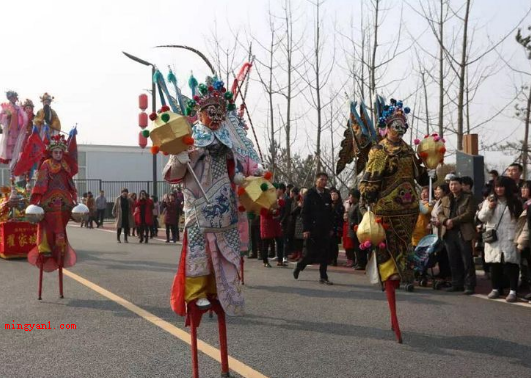元宵节的习俗(元宵节有什么风俗习惯?)