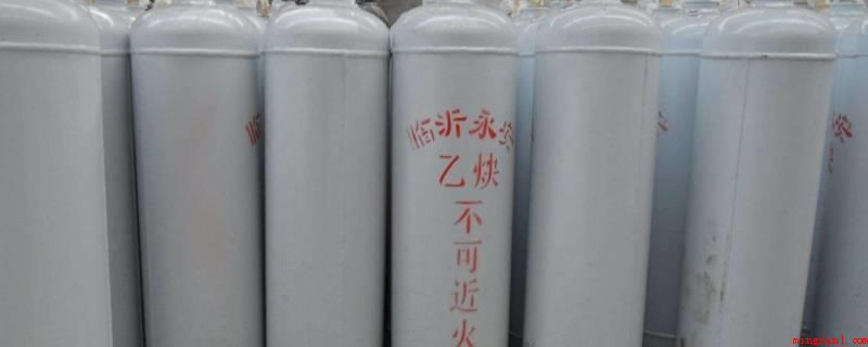 乙炔可以用水灭火吗(乙炔可以用以照明灯具、电焊焊接及断开金属(氧炔焰))