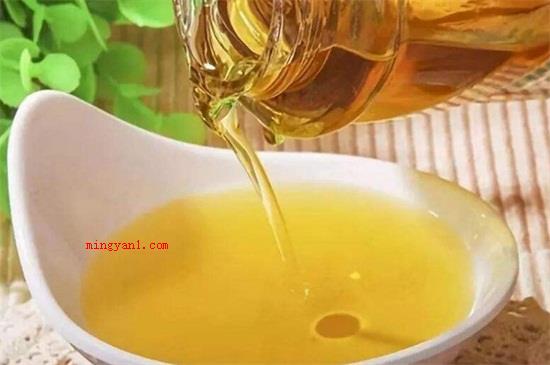 金龙油是什么油(金龙油是一种调合食用油,它也是全球500强的知名粮油知名品牌)
