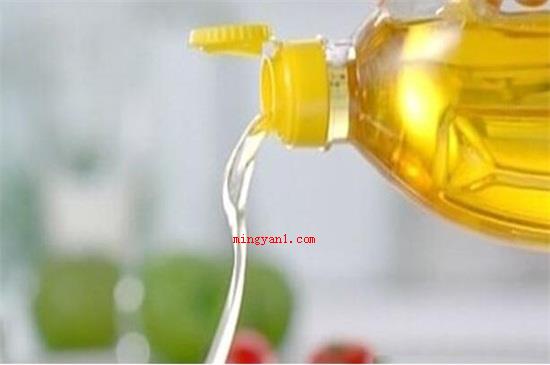 金龙油是什么油(金龙油是一种调合食用油,它也是全球500强的知名粮油知名品牌)