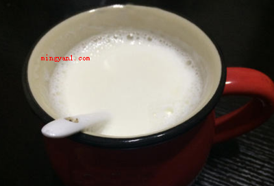 牛奶咖啡怎么冲窍门(欧蕾现磨咖啡怎么做好吃?)
