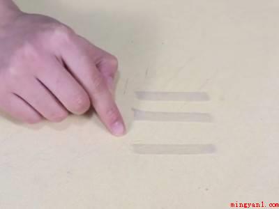 如何去除双面胶残留的胶（胶布可以粘东西是由于它表层上涂有一层粘着剂的关联）