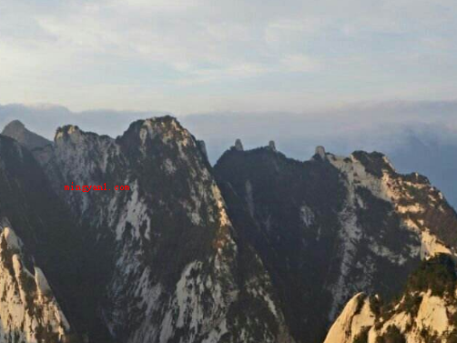 崇山峻岭是什么意思(简略回应崇山峻岭:一般用于描述山峰又高又大而险峻,源自晋王羲)