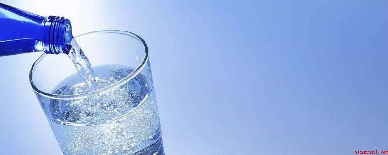 矿物质水是什么水(矿物质水是以城市饮用水为源水,通过纯粹化生产加工,添加矿物质)