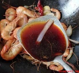 螺丝虾怎么做好吃（香麻椒和干辣椒,防止走红炒焦造成苦涩味）
