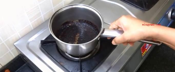 锅底烧糊的黑垢怎么去除?(底锅烧焦的黑垢除去方式有五种)