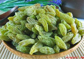 吃葡萄干需要用水清洗吗 葡萄干要洗了再吃吗 吃葡萄干需要用水清洗吗(吃葡萄干必须用水清洗吗)