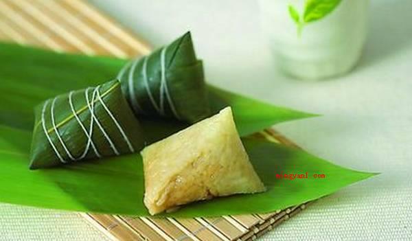煮粽子用冷水还是热水?(粽子的关键食物是糯米,糯米在水中不易煮开,一般用冷水煮的粽子)