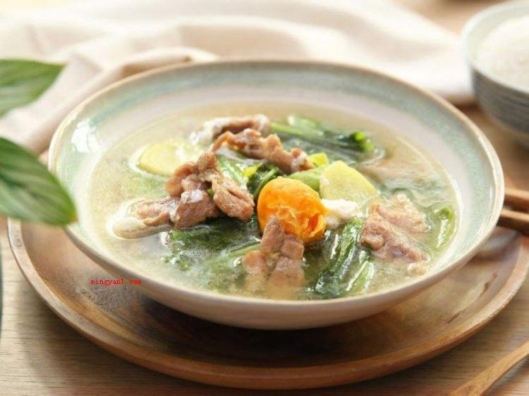 咸鸭蛋怎么吃(简略回应咸鸭蛋的食用方法)