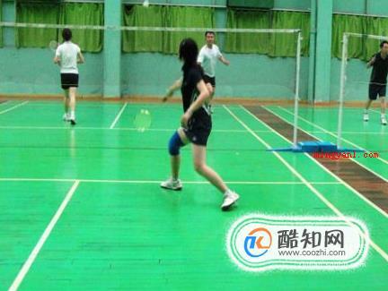 羽毛球比赛场地以及基本规则详解（网球比赛场所及其比赛的标准）