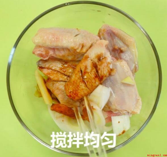 鸡翅怎么烧好吃又简单(鸡翅清洗的做法,简单又好吃)