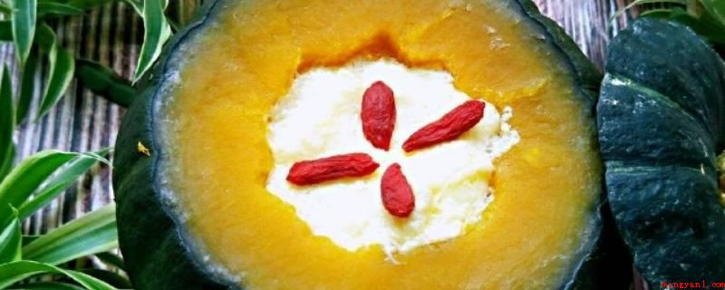 空气炸锅可以烤南瓜吗(用空气炸锅烤南瓜,依据食用方法的差异挑选是不是割开)