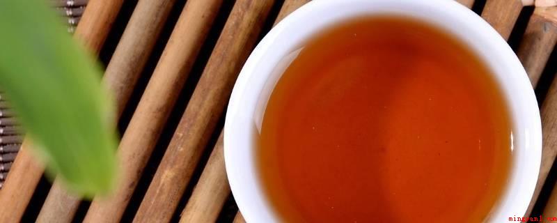 普洱生茶和熟茶的区别功效（品普洱茶时,一定要有耐心,切忌由于第一口不好喝,彻底否定一款）