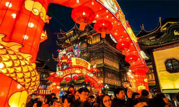 张灯结彩的张是什么意思(简略回应锣鼓喧天的“张”)