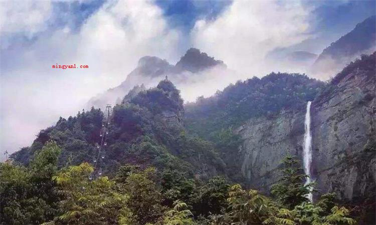 庐山在哪里(简略回应庐山所在位置处)