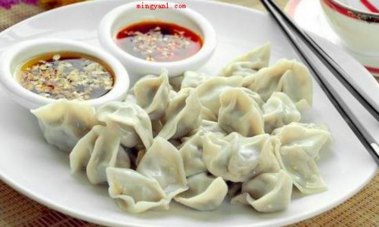 年夜饭吃哪几个菜最吉利?(团圆饭吃鱼、吃虾、吃粽子、吃鸡游戏、吃年糕、吃煎堆、吃如意菜)