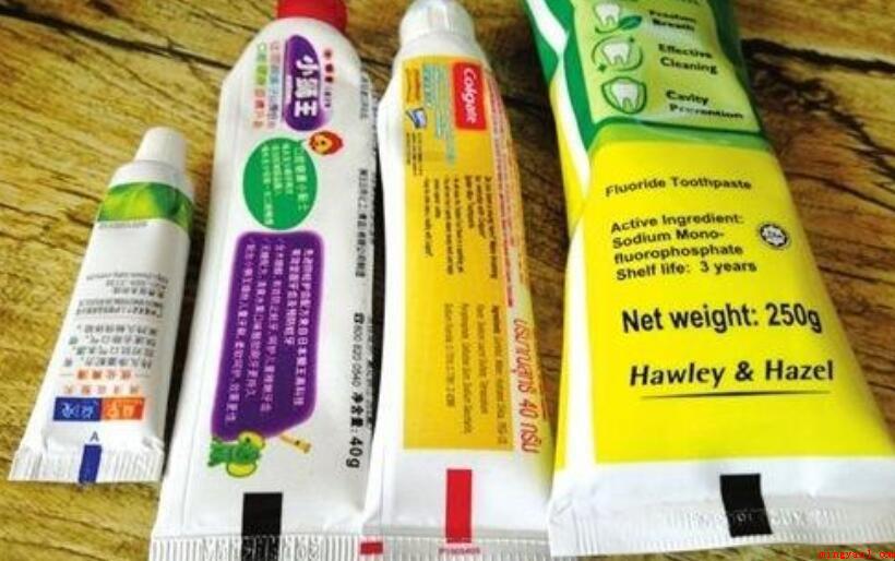 牙膏底部什么颜色好