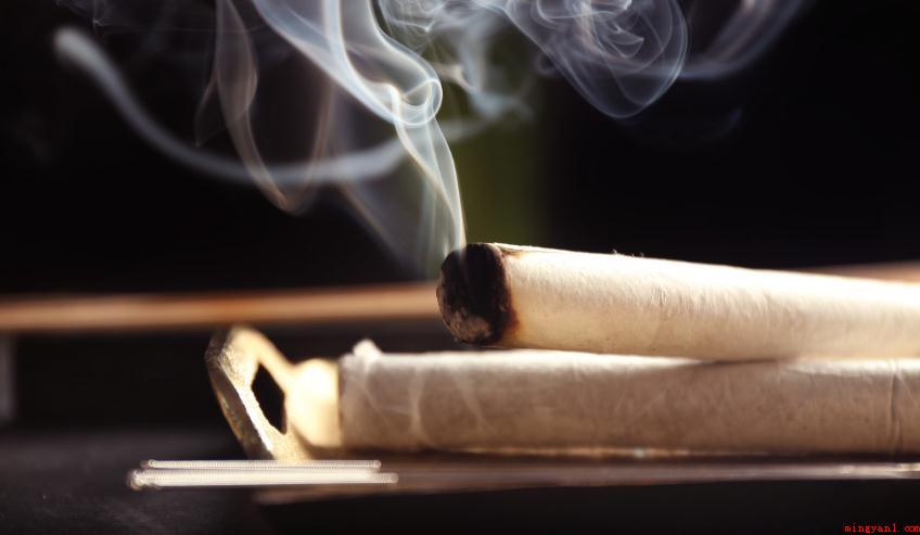 艾草熏房间