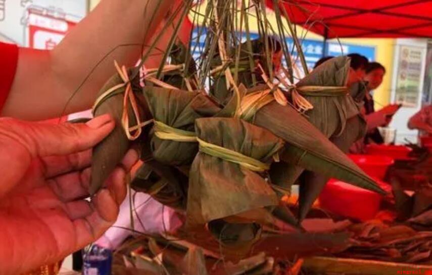 四时花竞巧,九子粽争新写的是什么节