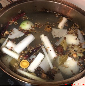 做拉面的汤料是怎么弄的