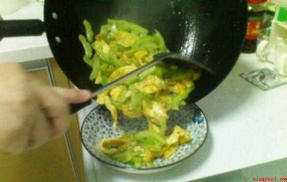 苦瓜炒鸡蛋的流程怎么样