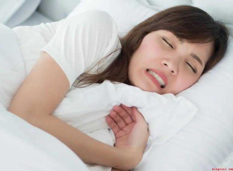 睡觉流口水是什么原因引起的