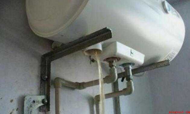 电热水器怎样拆排污口