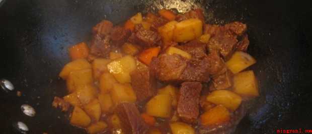 土豆炖牛肉怎样做
