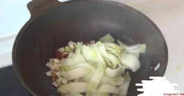 白菜炖粉条不放肉的做法是什么