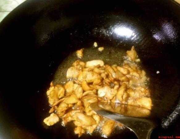韭菜花炒肉的流程是什么
